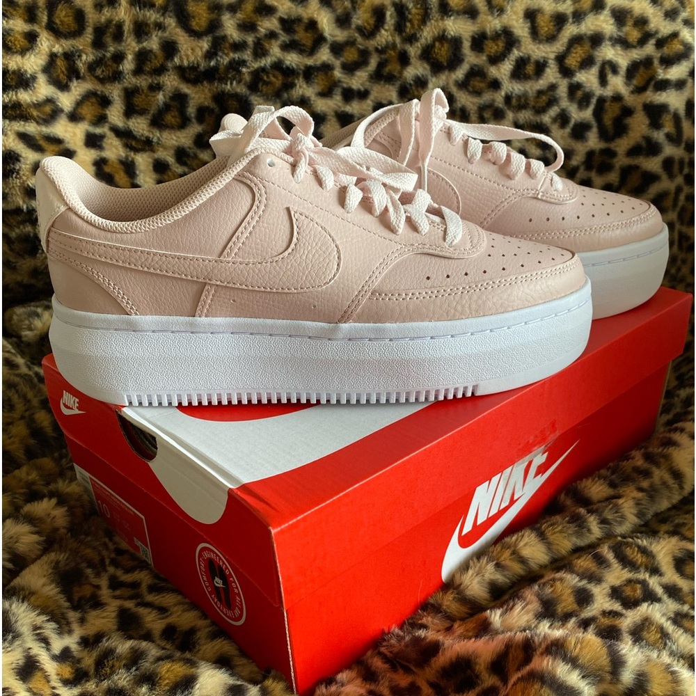 NIB women’s Nike court vision, Alta pink